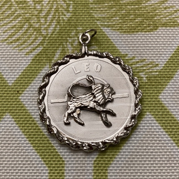 Sterling Vintage Birthstone Medals.  Aquarius/Leo /Scorpio - Picture 3 of 9